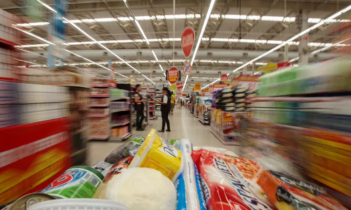 Bolsa Família terá reajuste de 15,04% a partir de outubro