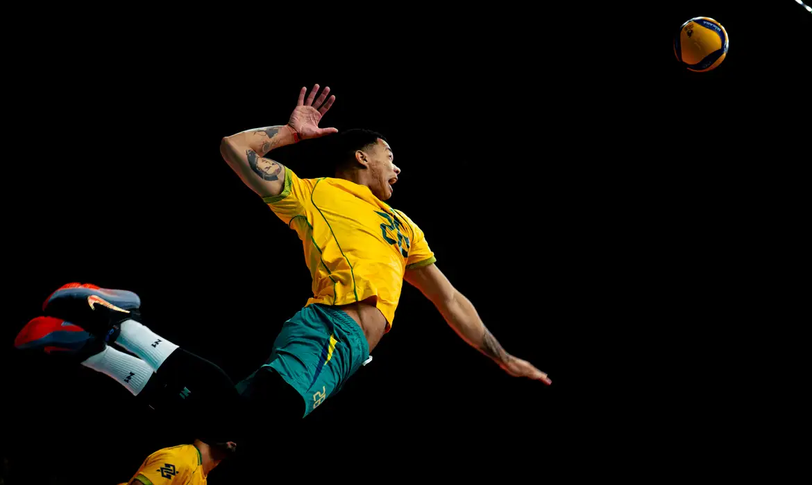 Brasil vence Colômbia e mantém invencibilidade no Sul-Americano
