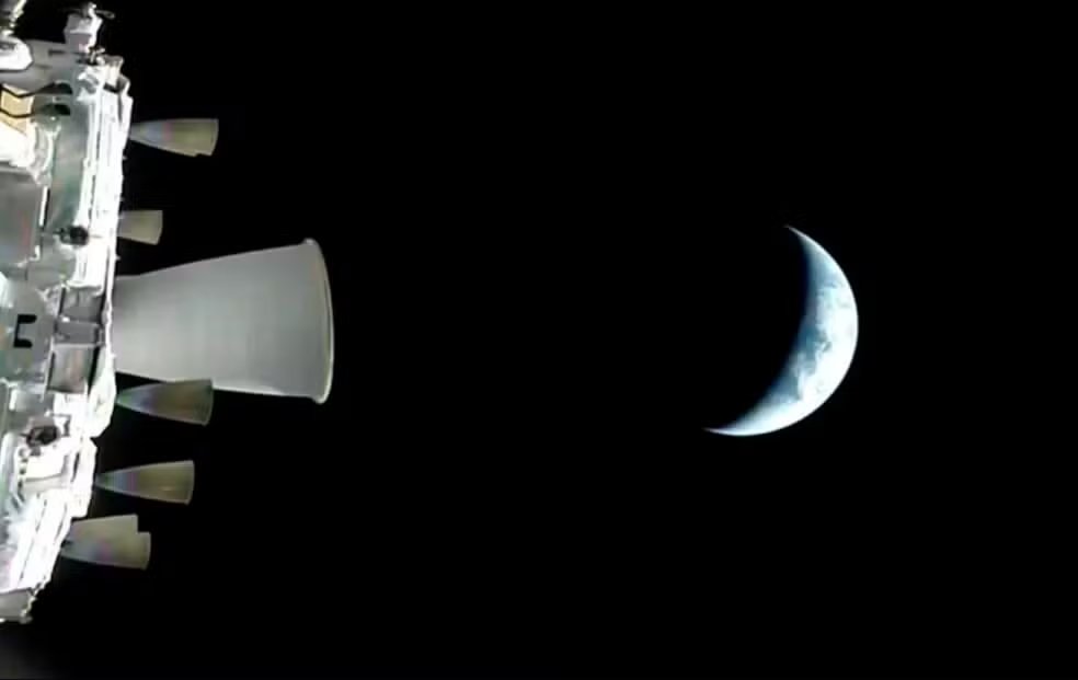 Missão à Lua entra no 3º dia e astronautas se preparam para nova fase