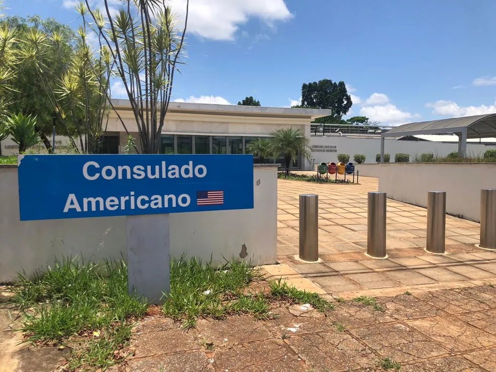 EUA suspendem serviços da Embaixada e consulados no Brasil