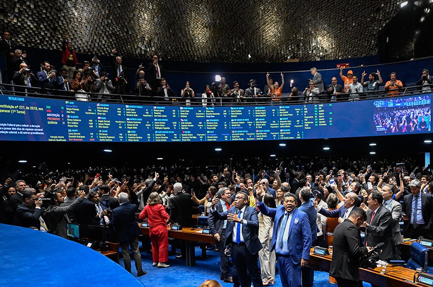 Fim da escala 6x1 anima trabalhadores, mas economistas alertam para preços e informalidade
