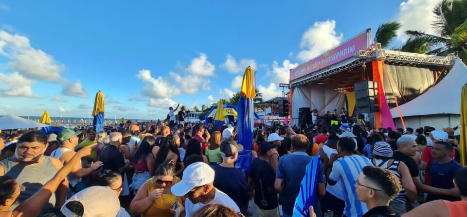 Segurança e ótima presença de público marcam abertura do Super Verão Parnamirim 2024. Fotografia de: Ney Douglas - ASCOM/PMP.