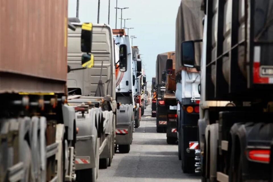 Inmetro anuncia projeto para descarbonização do transporte rodoviário. Foto: Reprodução.