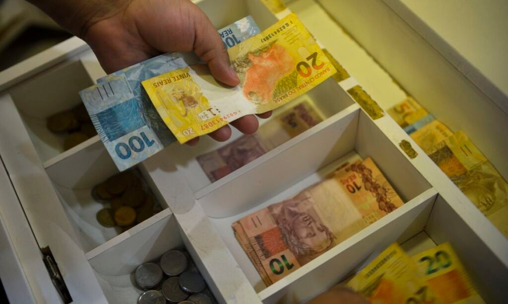 Salário mínimo de R$ 1.412 entra em vigor nesta segunda-feira. Foto: Agência Brasil/Marcello Casal Jr/Arquivo.