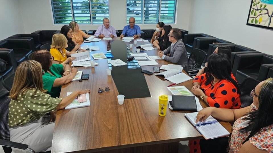 Prefeitura de Parnamirim realiza reunião para discutir metas do Selo Unicef. Fotografia de: Ascom/PMP.