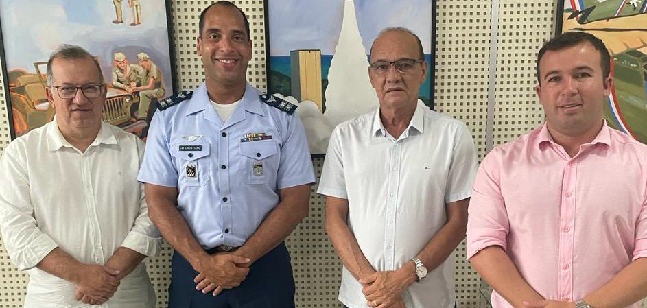 Prefeito Taveira recebe visita de novo diretor da Barreira do Inferno. Fotografia de: Cedida.