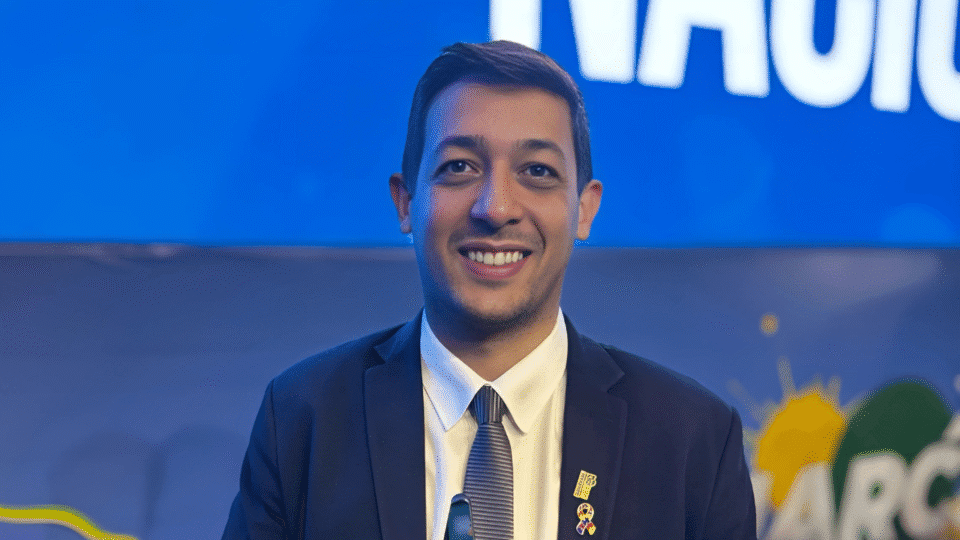 Vereador Thiago Fernandes recebe prêmio nacional pelo segundo ano consecutivo por projeto com idosos