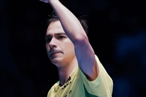 Hugo Calderano vence o chinês Lin Shidong por 4x1 e se torna o primeiro brasileiro e atleta fora da Europa e da Ásia a conquistar a Copa do Mundo de Tênis de Mesa.
